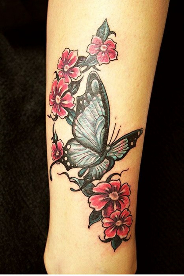 τατουάζ πεταλούδες τατουάζ με λουλούδια
