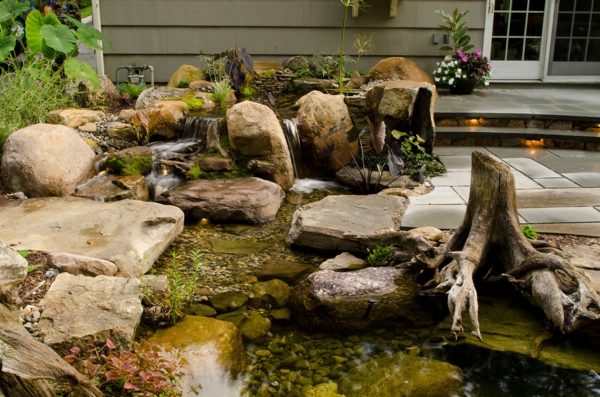 idées d'eau fraîche jardin étang en pierre cascade