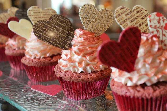 Cupcake Деко идеи Валентинки парти маса декорация сърца