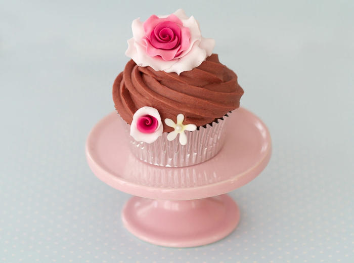 cupcake deco muffins κακάο κρέμα γάλακτος ζάχαρη τριαντάφυλλα