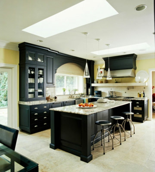 zwarte keuken aanrecht keukenkasten compact elegant
