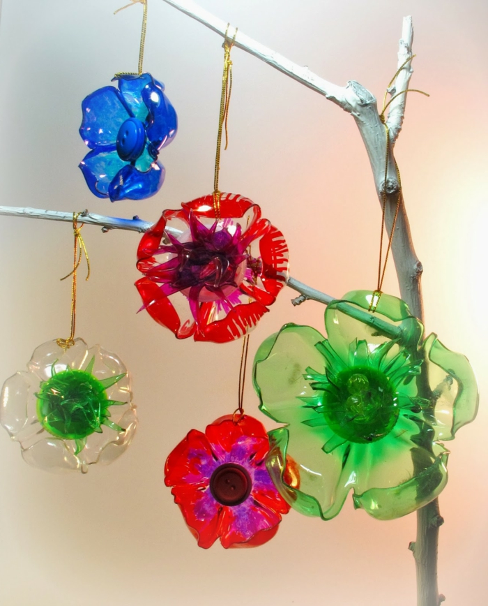 Decorating ideas make plastic bottles colored flowers