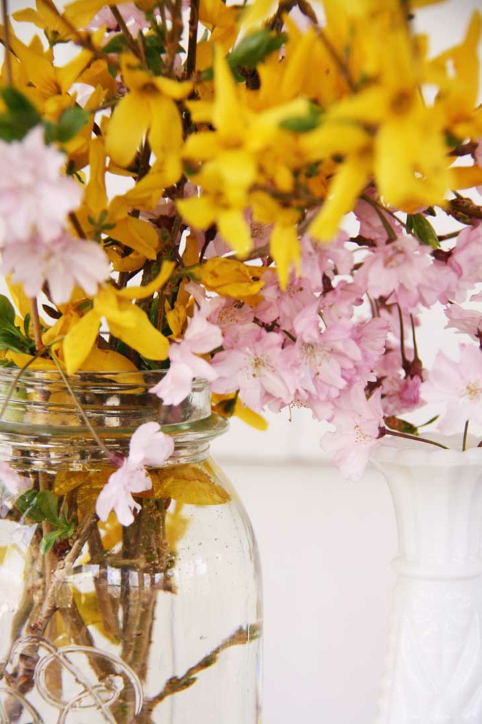 装饰的想法春天的花朵上色的餐桌装饰