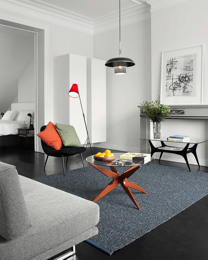 diseño de piso, sala de estar, configuración, suelo más oscuro, alfombra gris, acentos de color
