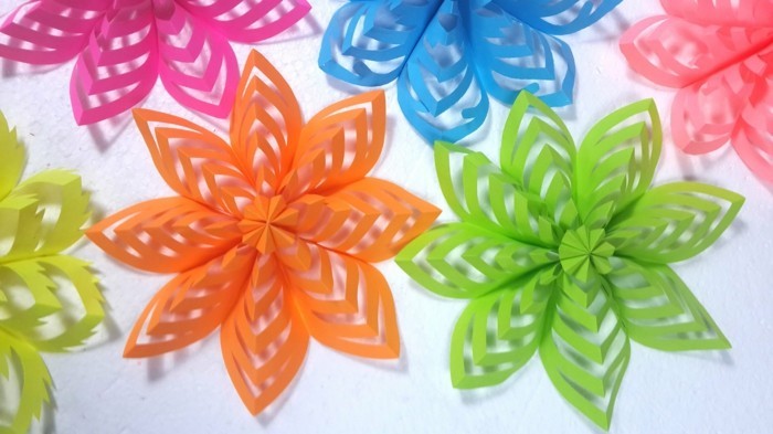 diy dekorace ploché barevné květy z papírových řemesel