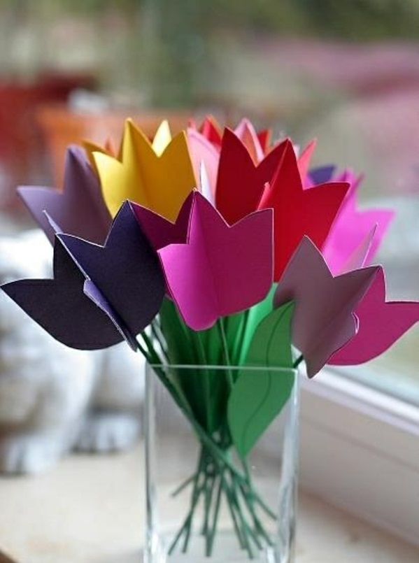 ideas de decoración decoración de primavera juguete con tulipanes de colores niños
