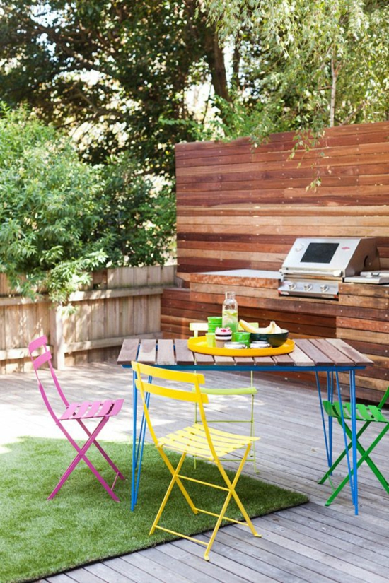 DIY έργο πολύχρωμο έπιπλα κήπου από παλέτες τους καθιστούν τραπέζι υπαίθρια καρέκλες πτυσσόμενα κουζίνα