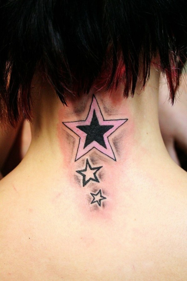 drie sterren tatoeage in de nek roze zwart