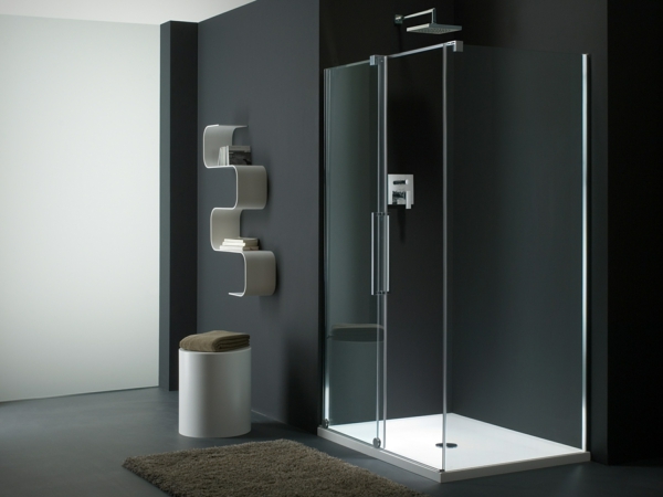 Minibar badkamer met douche zwart