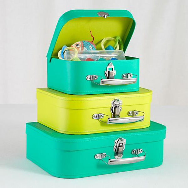 ideas simples de almacenamiento maletas pequeñas en colores de neón