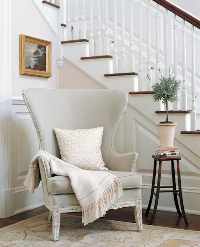 家具的想法走廊扶手椅边桌地毯花卉元素