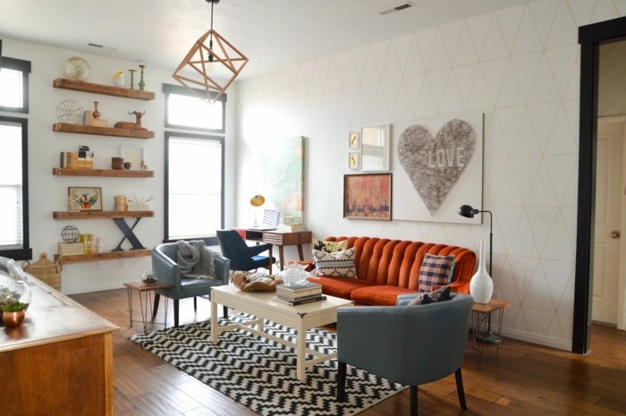 sisustusideoita vintage olohuone seinähyllyt oranssi sohva