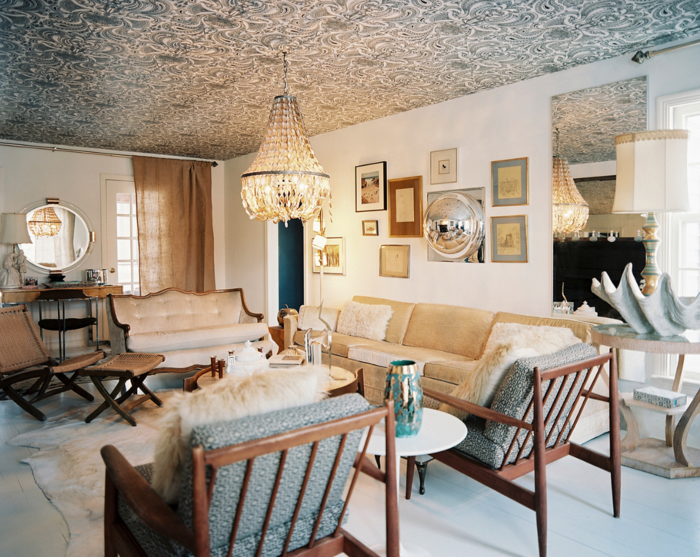 inrichting ideeën woonkamer mooie plafond vintage stijl kroonluchter