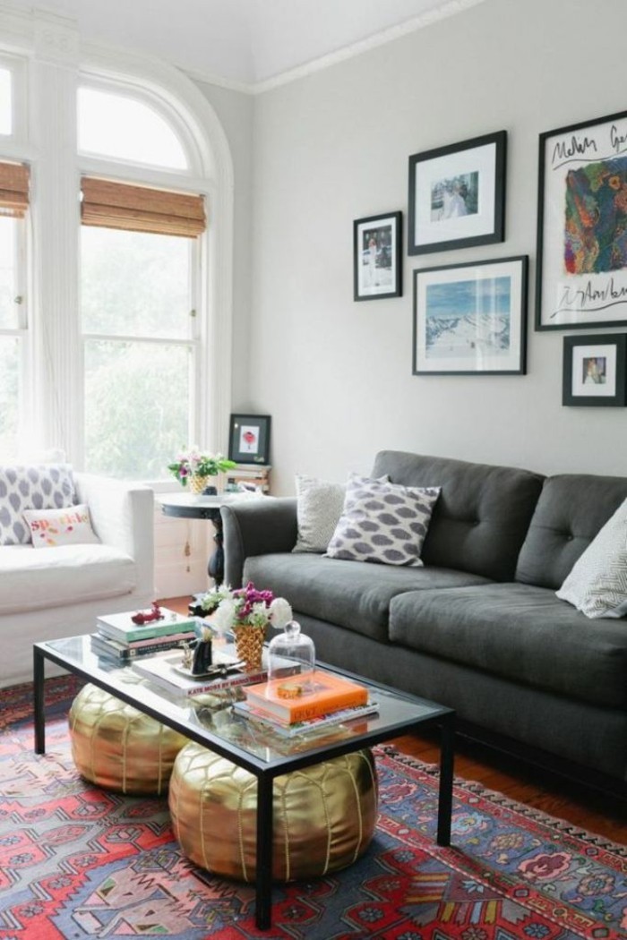 不拘一格的装饰客厅折衷主义风格的凳子灰色沙发