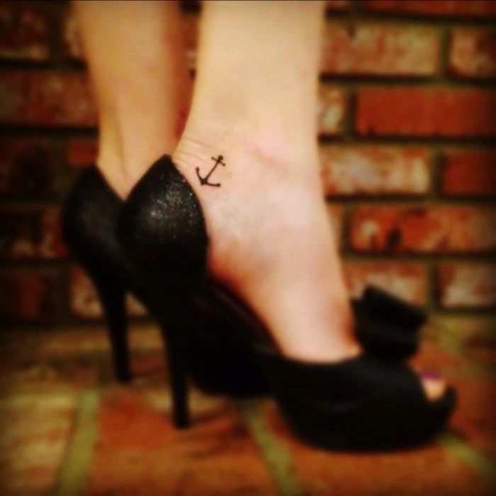 Tyylikäs tatuointi ankkuri naiset tatuointi jalka