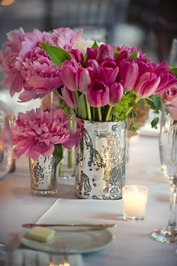 décoration de table élégante avec décoration de table de tulipes