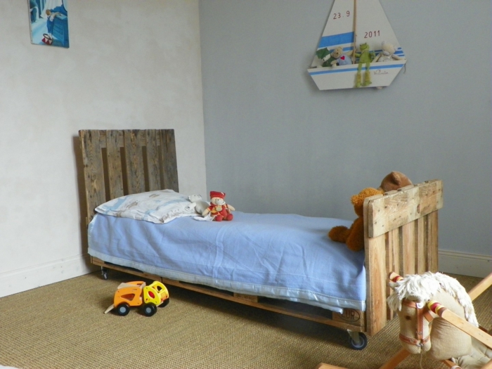europallets המיטה ריהוט חדר הילדים בחדר מורכב
