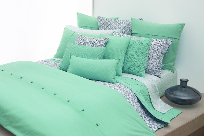 луксозна спалня, създадена със спалня със зеленина