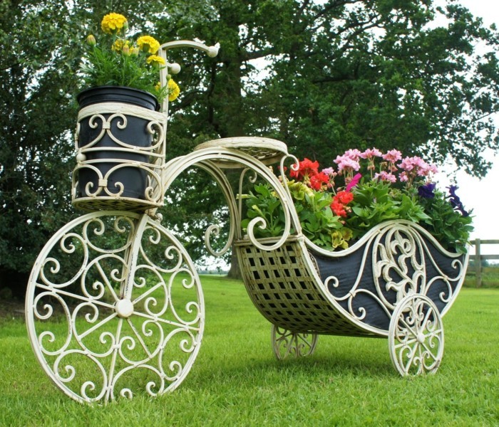 Fahhrad作为一个原始的花园装饰