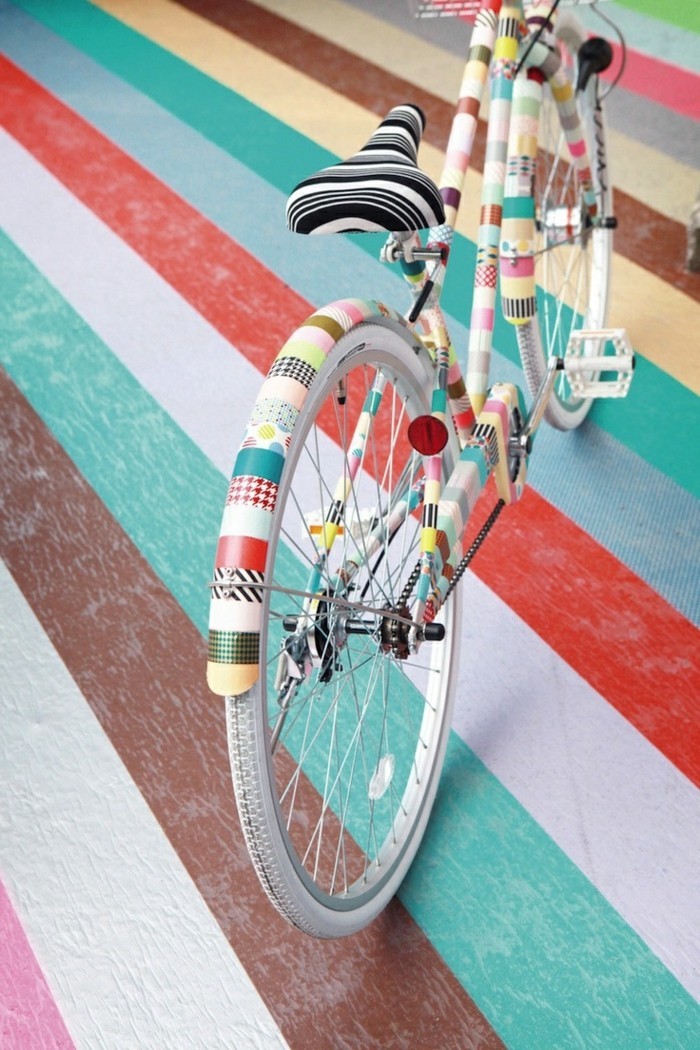 décorer le vélo avec du ruban washi