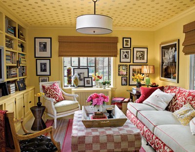 fantástico diseño de sala de estar de color amarillo techo