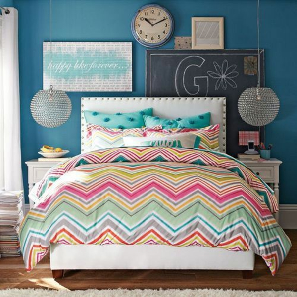 Оцветяване спалня постелки легла модел стена боя син
