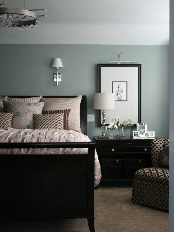 цветна схема спалня легло стена боя сива