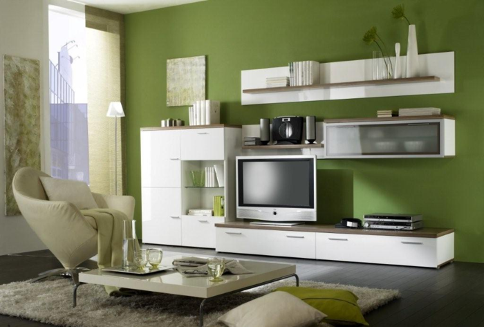 värimaailma olohuone vihreä aksentti seinä asunto-seinä