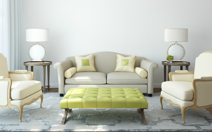 kleurstelling woonkamer lichte muren groene salontafel tapijt bijzettafels