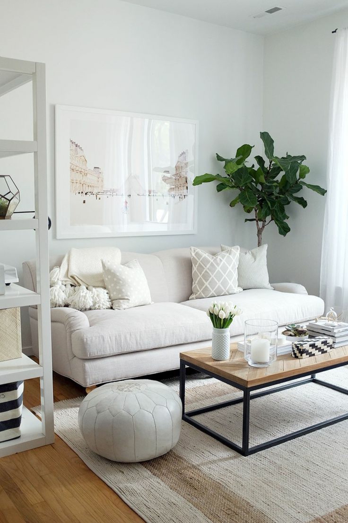kleurstelling woonkamer lichtgroene heldere sofa plant
