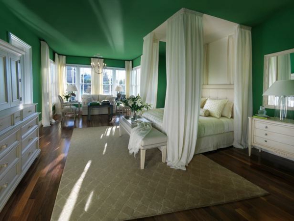 barevné nápady ložnice zdobení zelená stěna strop