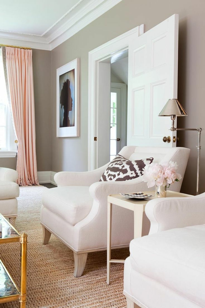 gekleurde muren beige muur kleur woonkamer sisal tapijt