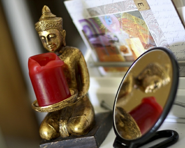 אלמנטים של פנג שואי אנרגיה חיובית בודהא פסל פנג שואי מראה
