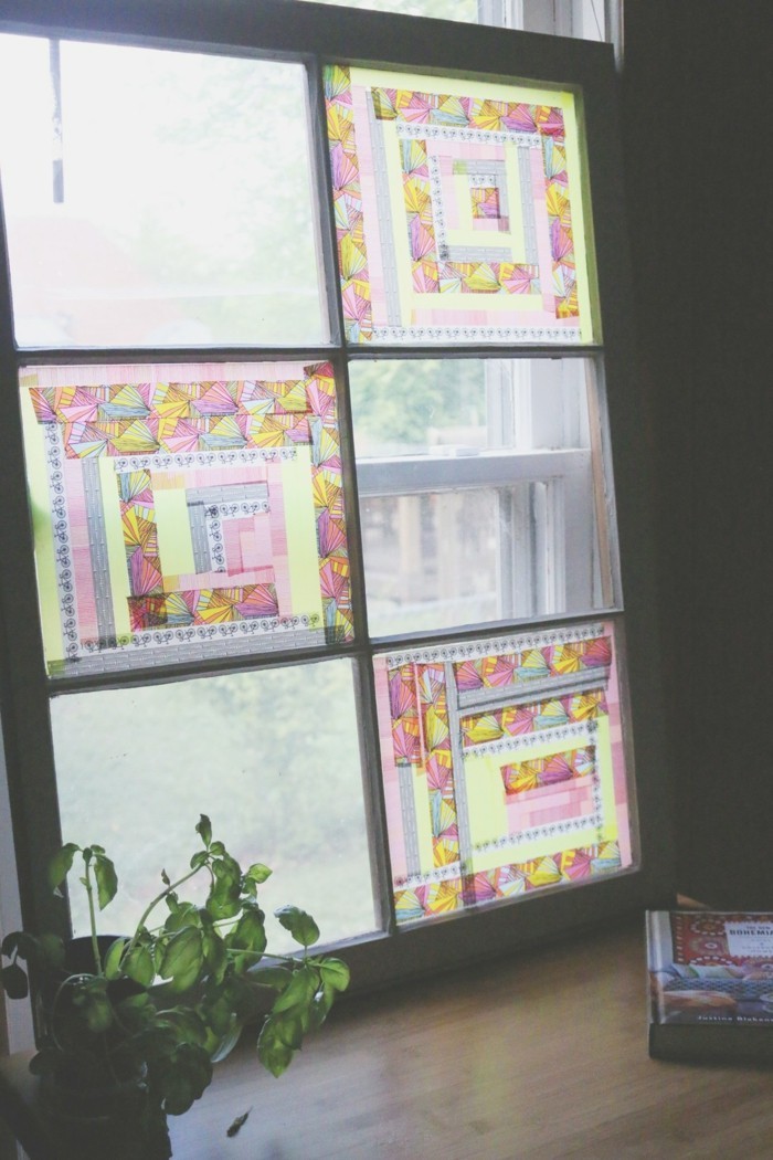 fenêtre décorer avec du ruban washi