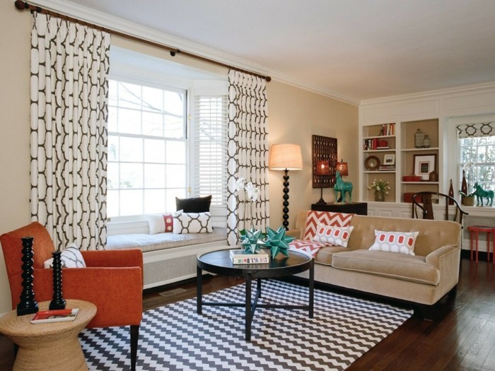 窗台内窗帘图案地毯之字形橙色扶手椅