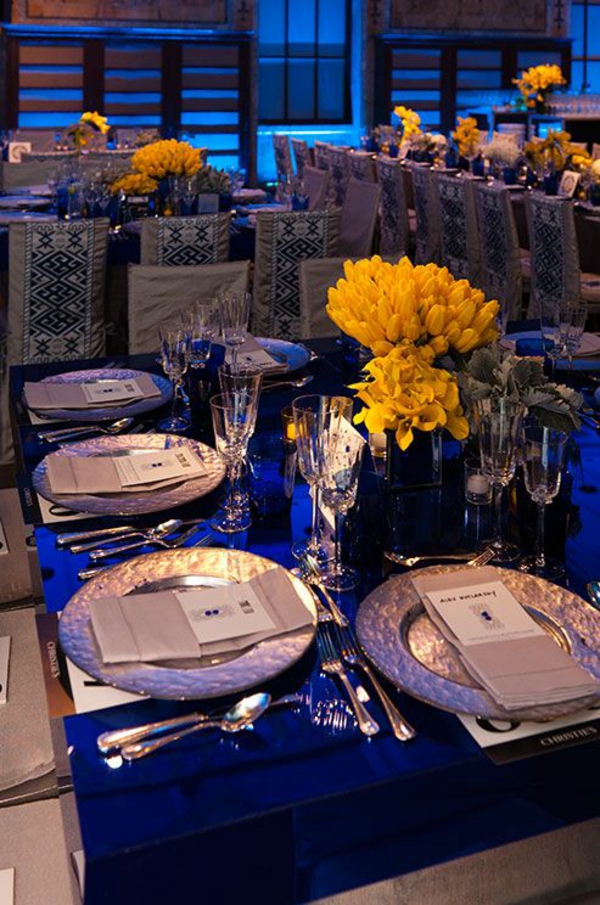 idées de décoration de table festive décoration de table avec tulipes jaune