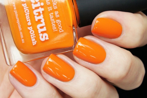 nehty obrázky oranžové jednoduché nehty design