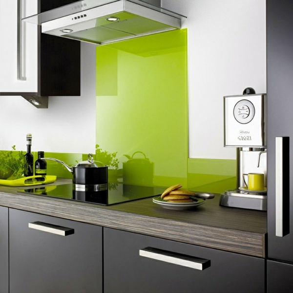 平铺的镜子厨房玻璃厨房防泼溅保护厨房玻璃墙绿色