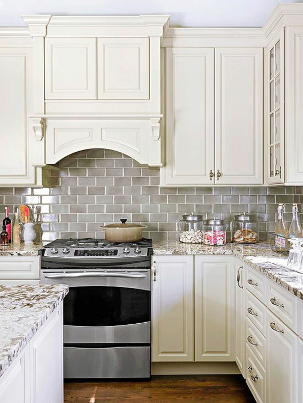 瓷砖镜子厨房厨房瓷砖墙质朴的厨房厨柜木材