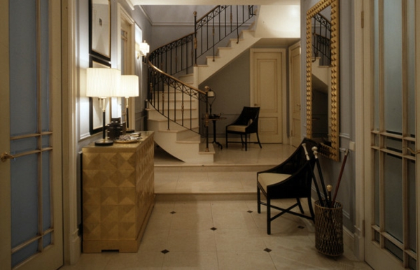 走廊家具的想法梳妆台台灯扶手椅地板螺旋楼梯