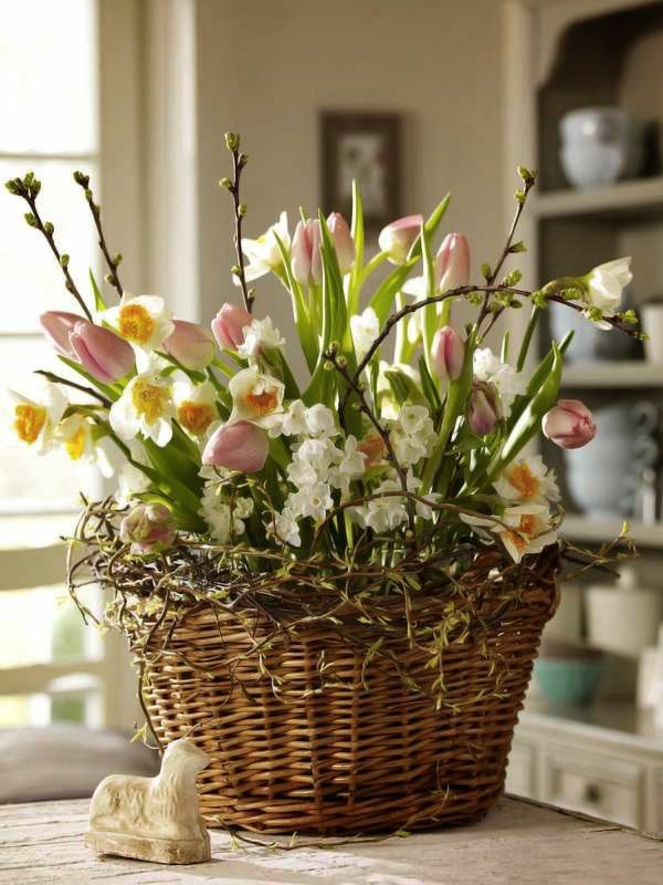 vårblomster bilder påske dekorasjon ideer med blomster tulipaner