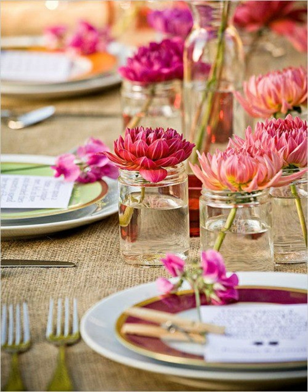 decoración de mesa de primavera original flores rosadas