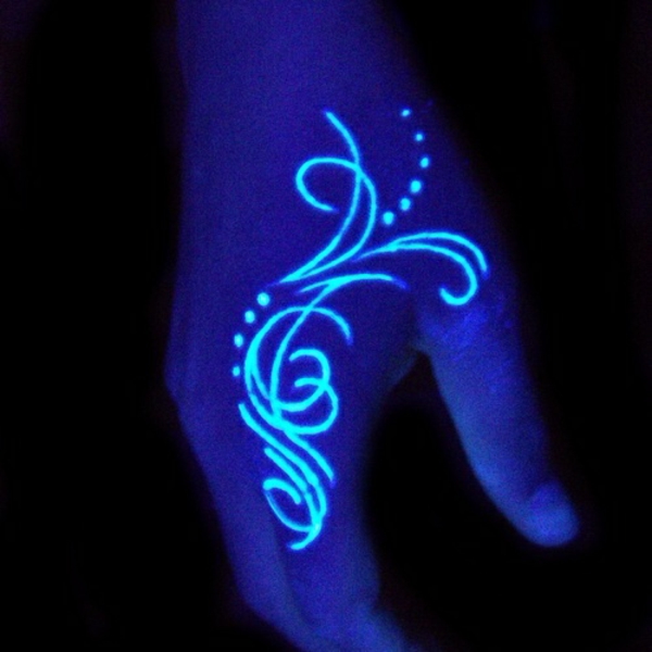 tatuaje ultravioleta de las mujeres tatuaje ultravioleta