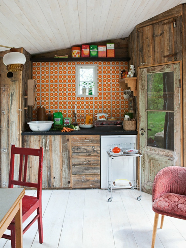 tuoreita keittiön seinäideoita laatat oranssilla pyöreillä kuvioilla