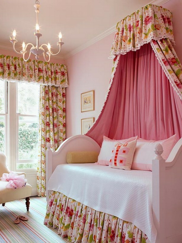 cortinas en el vivero cielo cama vintage