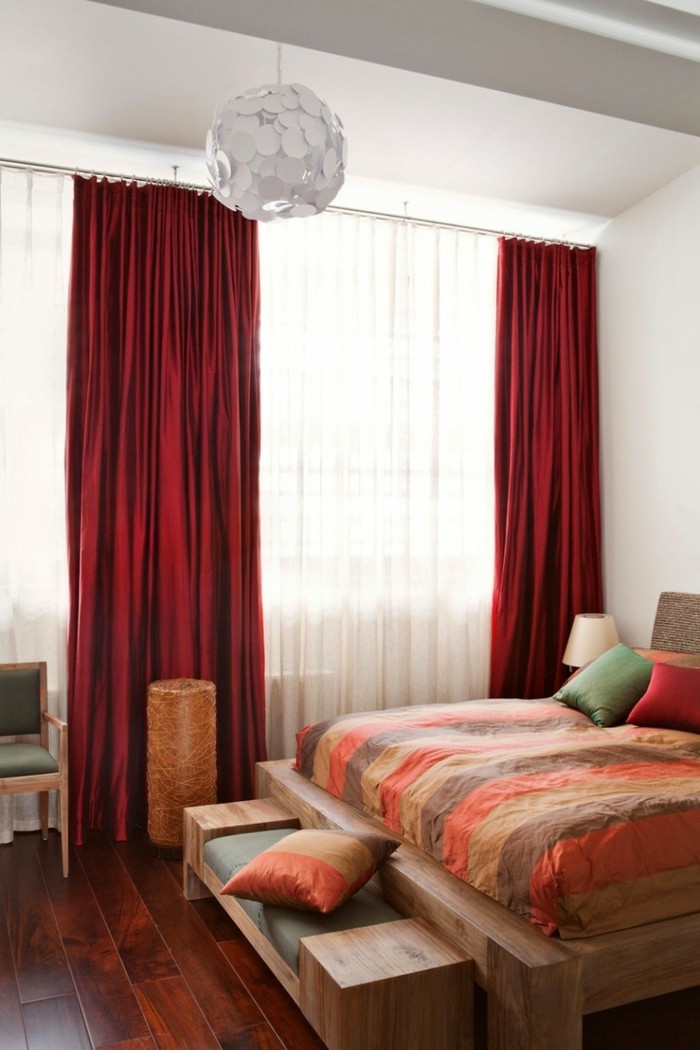 Gardiner soverom røde gardiner bringer livslang til interiørdesign