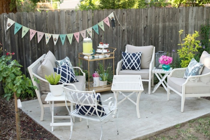 idées de conception de jardin arrière-cour avec des meubles de patio pour une utilisation de fête