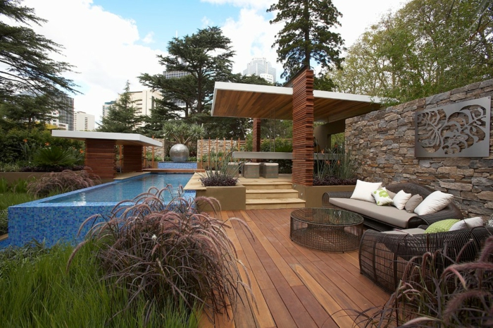 zahradní design městský styl plavecký bazén moderní zahradní nábytek