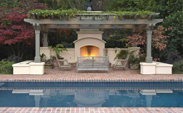 jardin piscine aménagement paysager avec briques gazebo pergola cheminée