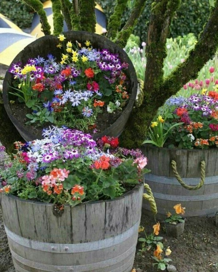 zahradní zdobení přírodních materiálů dřevěné rostlinné kontejnery